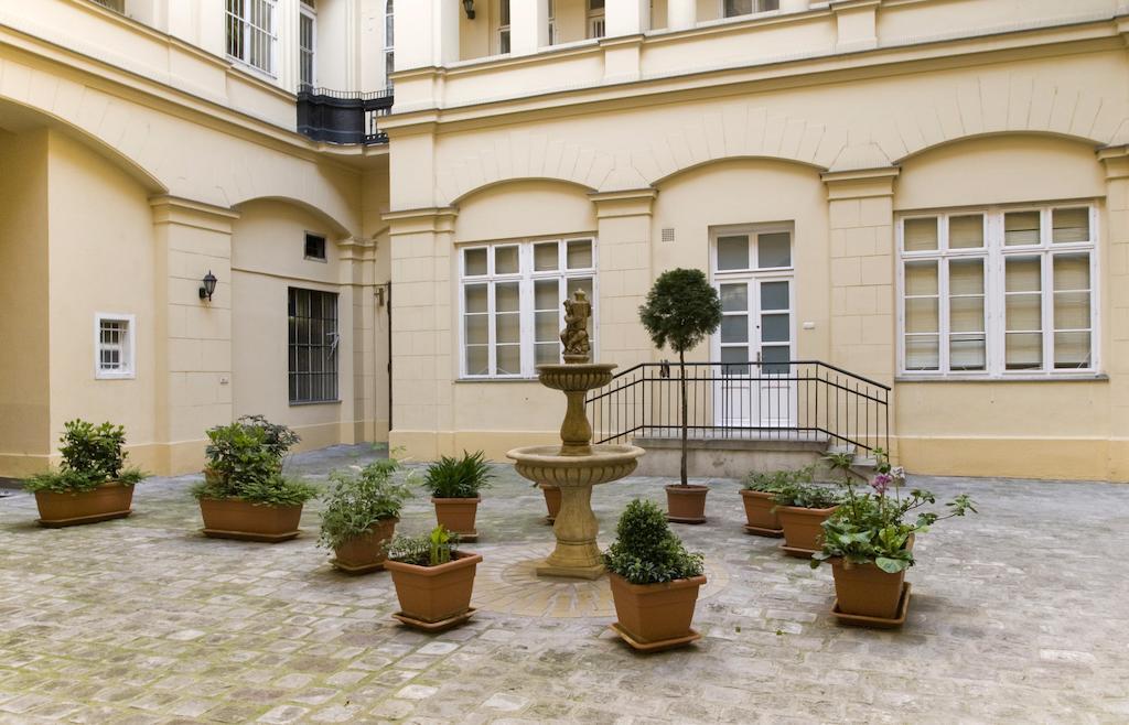 Nn Apartman Budapest Exterior photo